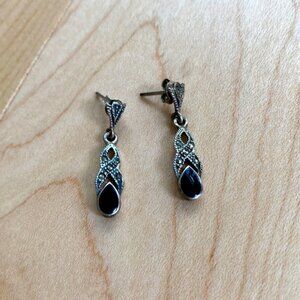 Sterling silver earrings w/black teardrop
